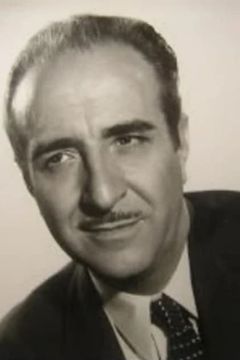 Carlos Montalbán interpreta Luís Agrandi