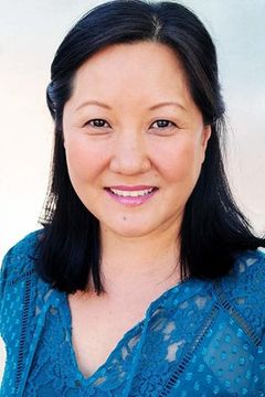 Janet Song interpreta Nurse