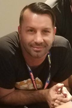 Nate Panning interpreta Coach Bostick