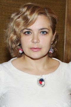 Irina Pegova interpreta Mom