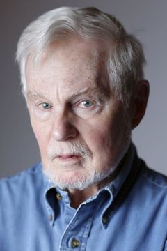 Derek Jacobi interpreta Probert
