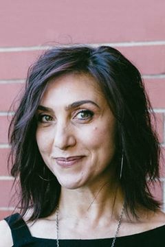 Elena Carapetis interpreta Woman