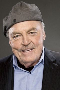 Stacy Keach interpreta Narrated by (voice)