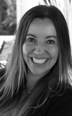 Jennifer Howell interpreta Bebe Stevens (voice)