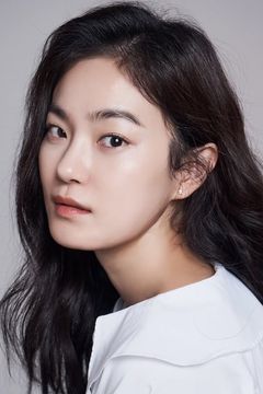 Ok Ja-yeon interpreta Sergeant Min