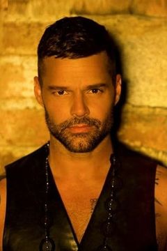 Ricky Martin interpreta Antonio D'Amico