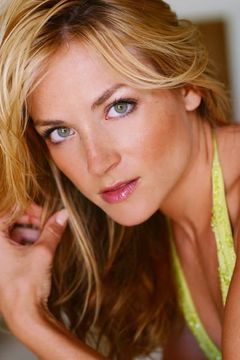 Katherine Randolph interpreta Young Mrs. Swofford