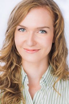 Dana Stoutenburg interpreta Devyn