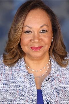 Angela Robinson Witherspoon interpreta Rich Woman
