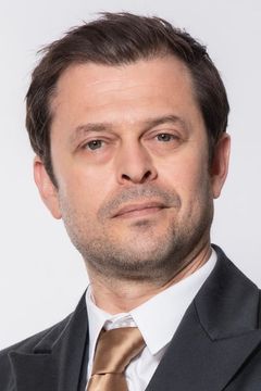 Alexander Bárta interpreta Philip Joseph Kinski