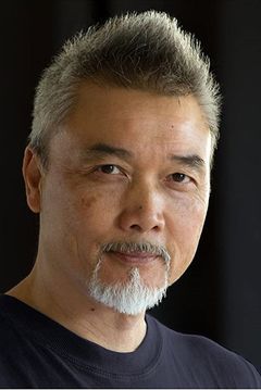 Mike Chow interpreta Temple Monk