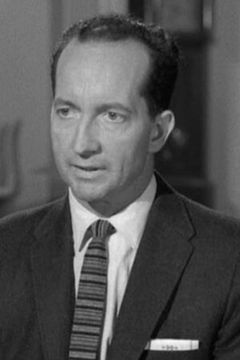 Robert Cornthwaite interpreta Dr. Shelby