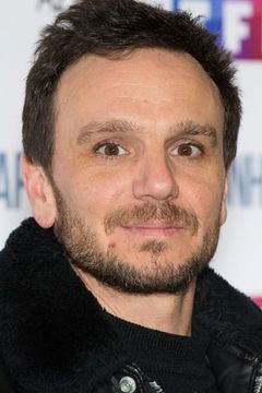 Dimitri Storoge interpreta Vichy Officer