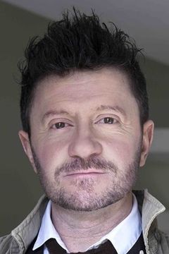 Franck Monier interpreta Young Dominique