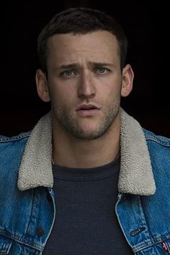 Jesse Irving interpreta Liam Irving