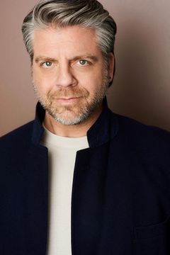Nathan Tylutki interpreta Martin