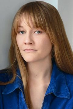Emily Davis interpreta Sue Herlitz