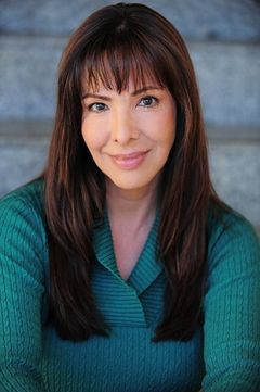 Sonya Stephens interpreta Nurse