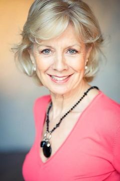 Wendy Baldock interpreta Ensemble Performer
