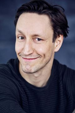 Hendrik Heutmann interpreta Milos Meer