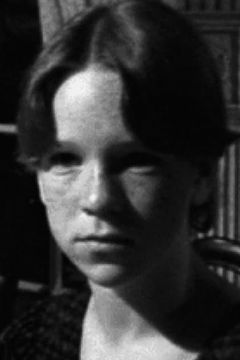 Peggy Drier interpreta Lizzie