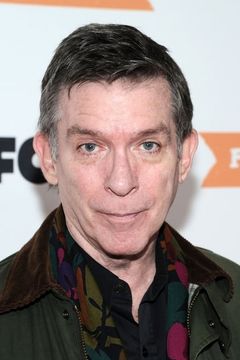Kurt Loder interpreta Self