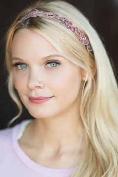 Annabelle Borke interpreta Ava Hayward