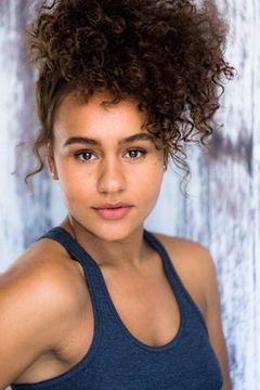 Briana McLean interpreta Abigail Nelson