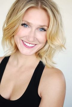 Kristine Wilson interpreta Reporter