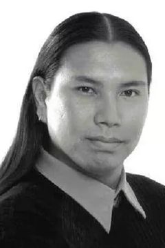 Jonathan Brewer interpreta Blunted