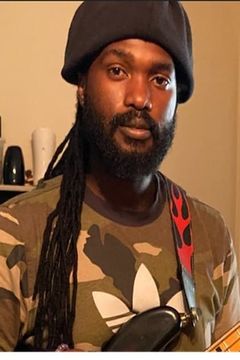 Aston Barrett Jr. interpreta Family Man Barrett