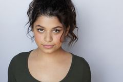 Jasmine Alveran interpreta Earth Child