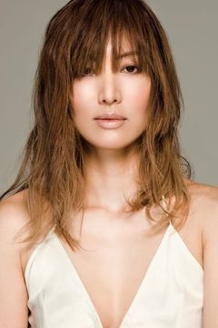 Valerie Chow interpreta Whore
