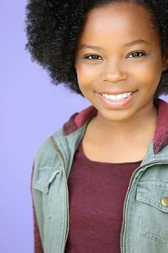 Brooke D. Singleton interpreta Additional Voices (voice)