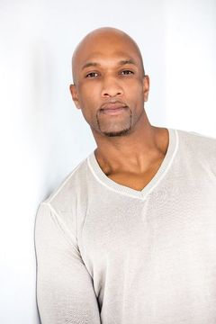 Jamal Johnson interpreta FBI Agent