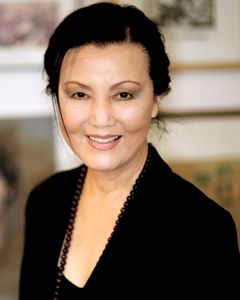 Kiều Chinh interpreta Asian Woman