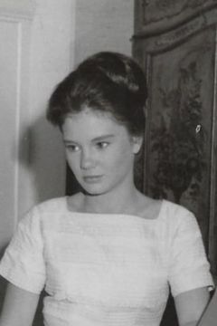 Annette Gorman interpreta Teen Girl (uncredited)