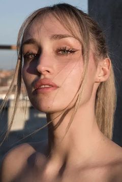 Aitana Batres interpreta Asistenta