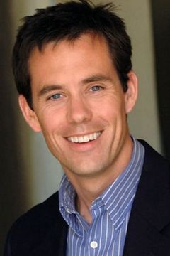 Blair Hickey interpreta Desk Clerk