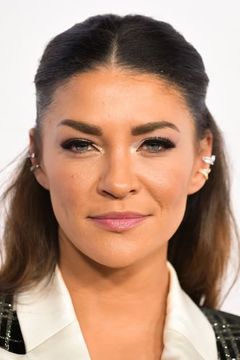 Jessica Szohr interpreta Nessa