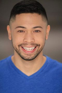 Zak Douglas interpreta Jamil Al-Rashid