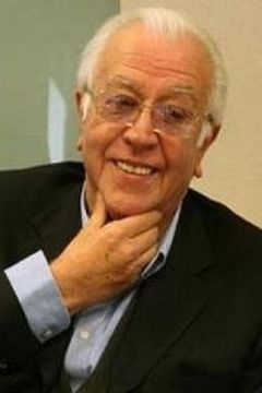 Riccardo Miniggio interpreta Mr. Cook