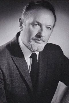 Ivor Barry interpreta Henry Donnelly