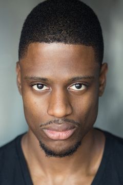 David Isiguzo interpreta Parapet Soldier