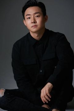 Nam Joong-gyu interpreta Private First Class