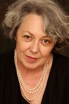 Marie Collins interpreta Guest With Dog