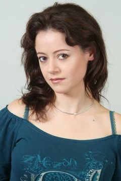 Eva Botos interpreta Mother