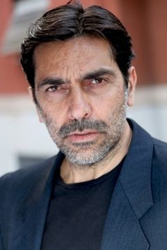 Sergio Vespertino interpreta Marshal Guareschi