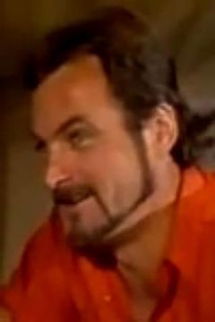 Herbert Hofer interpreta Angry Actor (uncredited)