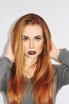 Rachel Huggins interpreta Capital Extra
